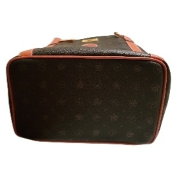 Monte Carlo Di Filanti Crossbody Bucket Bag. - Picture 9 of 11